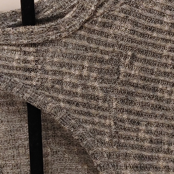 Cold Shoulder Shirt - Picture 4 of 4